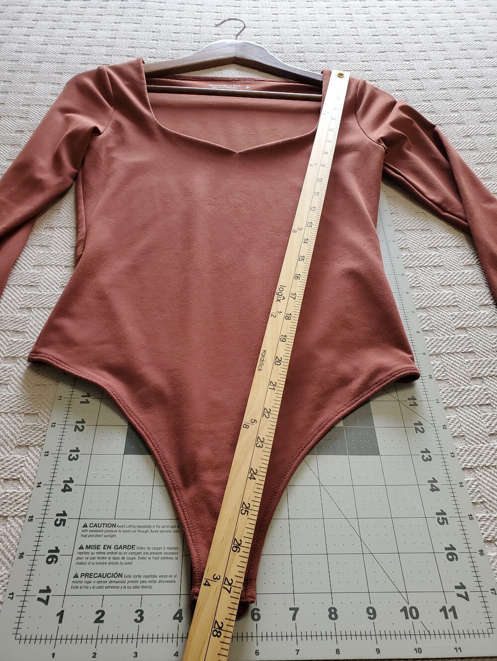Abercrombie & Fitch Soft A&F Long-Sleeve Sweetheart Neckline Bodysuit - Picture 6 of 14